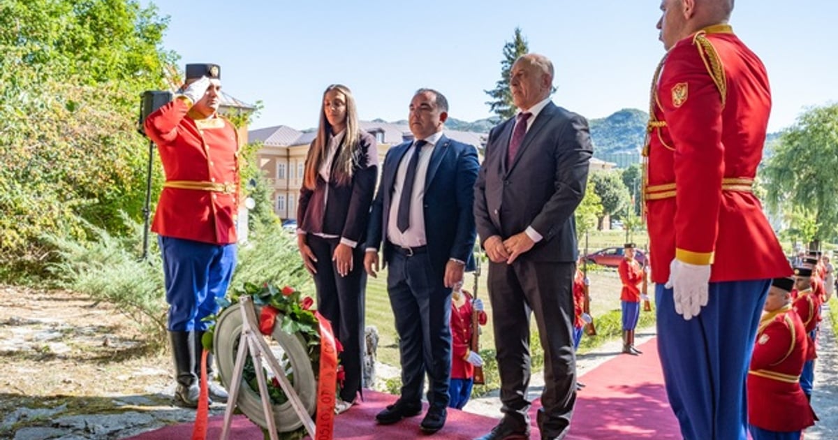 Fotografija uz vijest: Položeni vijenci na spomen-kosturnicu povodom 13. jula: Sloboda kao najveća vrijednost crnogorskog naroda